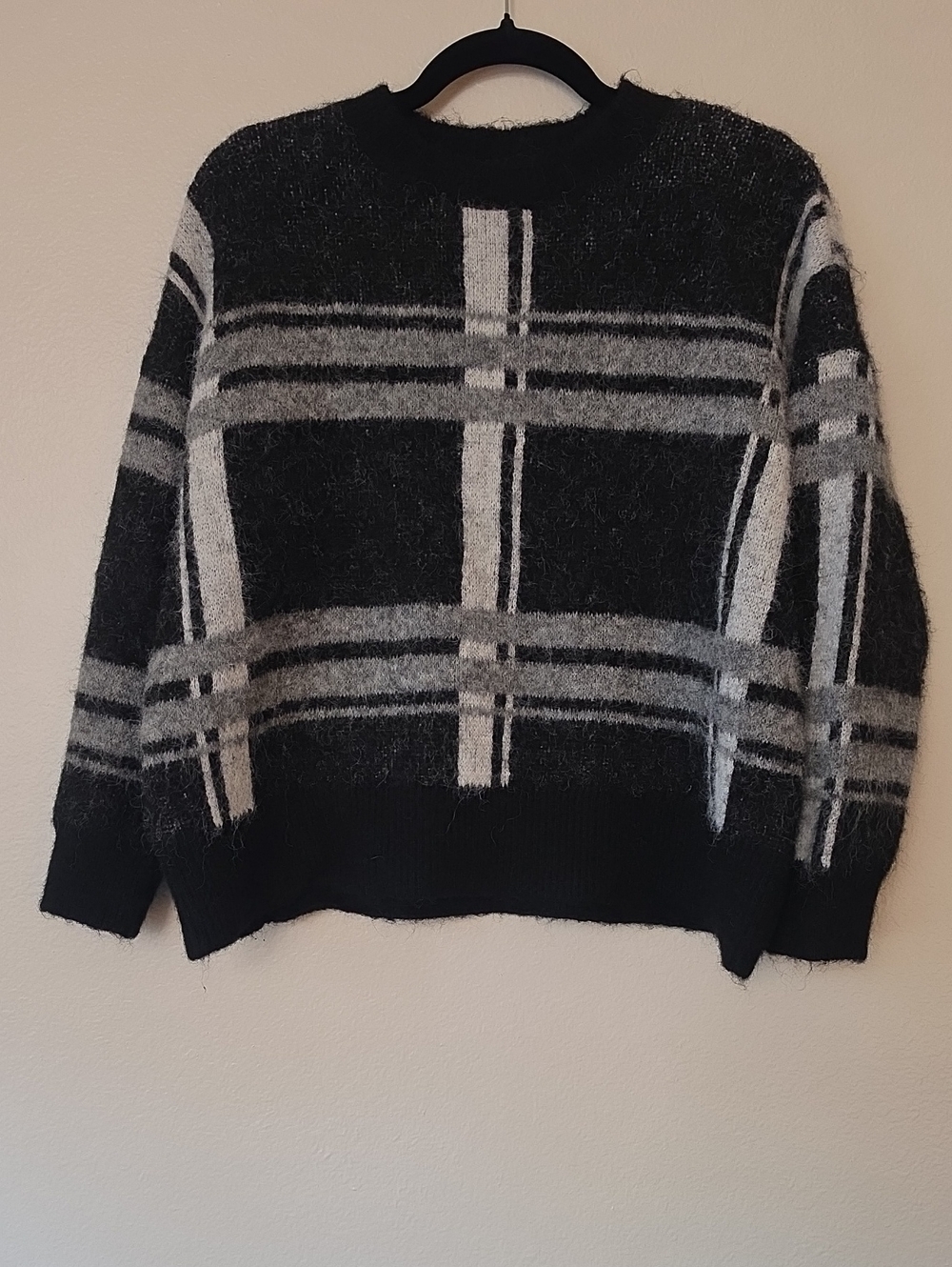 Vince Camuto Black & Gray Plaid Fuzzy Crewneck Sweater